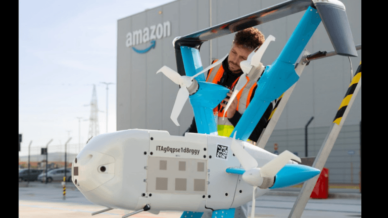 Amazon inaugure la livraison par drone en Italie : une avancée majeure ...