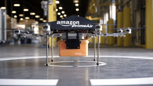 Amazon-balance-des-iPhone-par-drone-la-livraison-express-passe-la-seconde.png